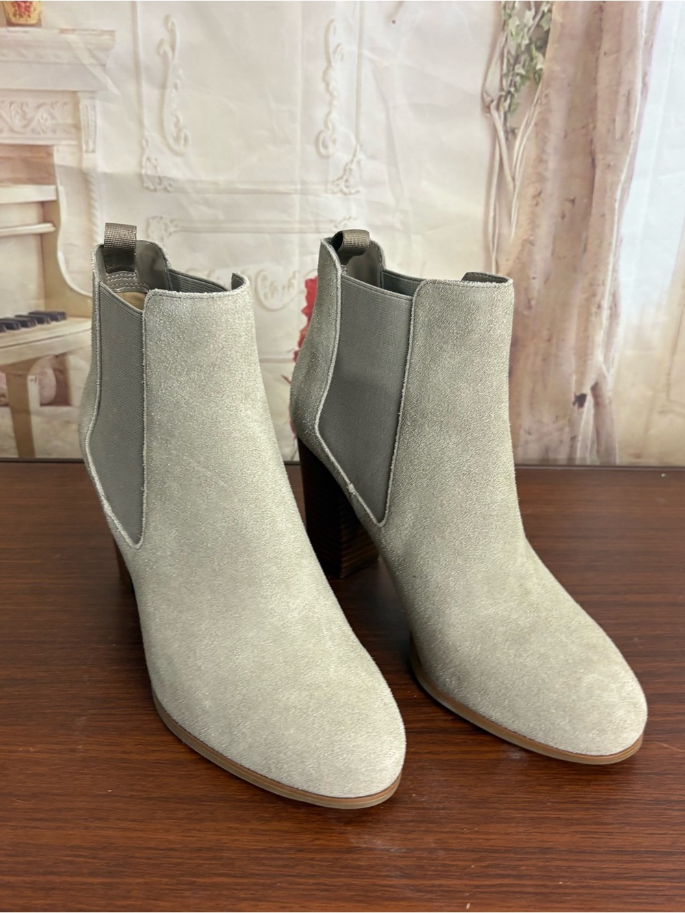 NEW Michael Kors Light Gray Suede Chelsea Ankle Boot - Picture 7 of 10